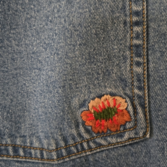 VINTAGE!! Quepasa | Embroidered Denim Skort, Size 9-10 (Made Small) - Picture 3 of 10